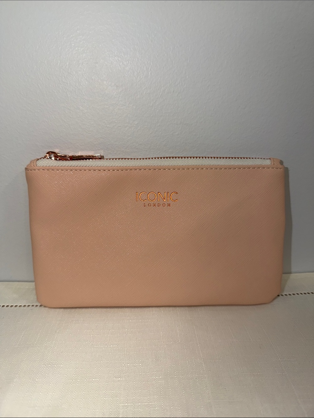 ICONIC LONDON Beige Blush Pink Rose gold faux leather small make up cosmetic bag